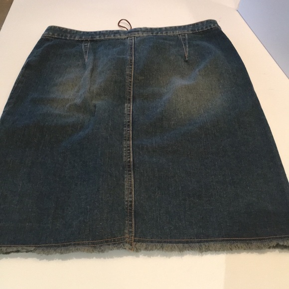 BRAND NEW JEANS SKORT - Picture 2 of 3